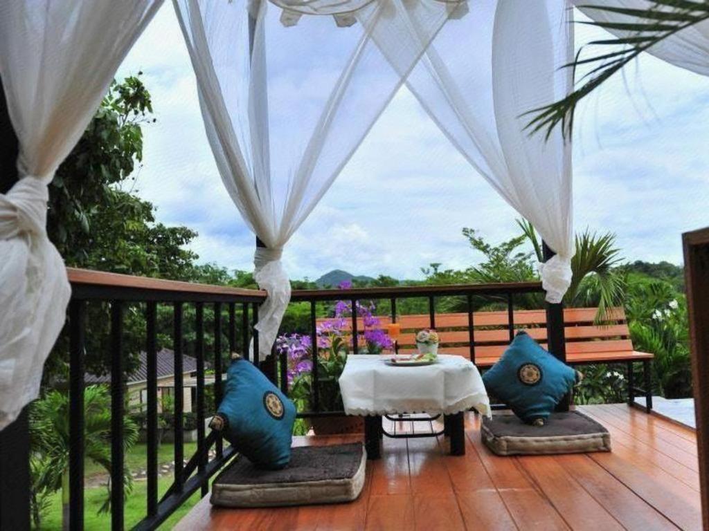 Dusit Talai Resort Mu Si Exterior photo