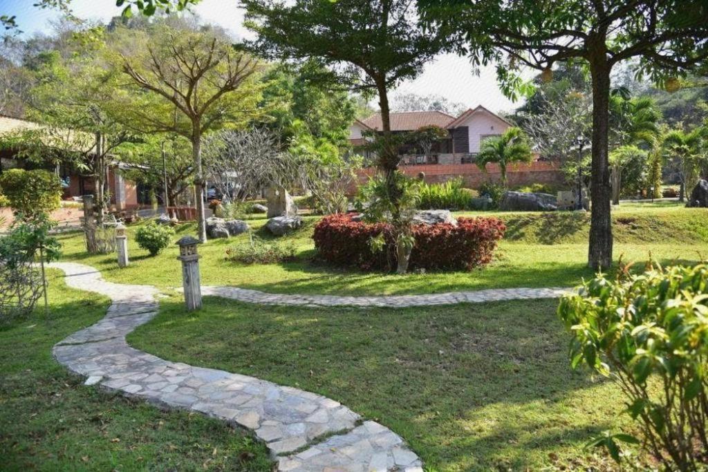 Dusit Talai Resort Mu Si Exterior photo
