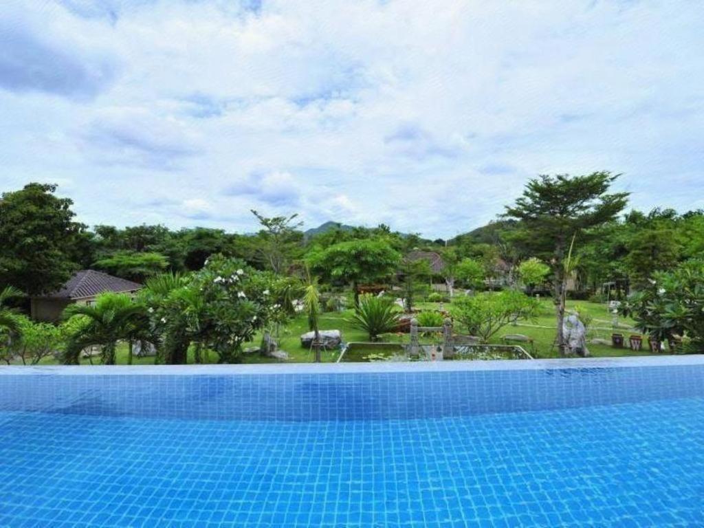 Dusit Talai Resort Mu Si Exterior photo