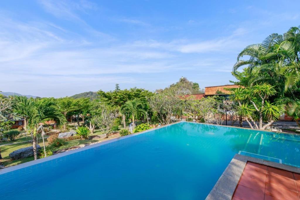 Dusit Talai Resort Mu Si Exterior photo