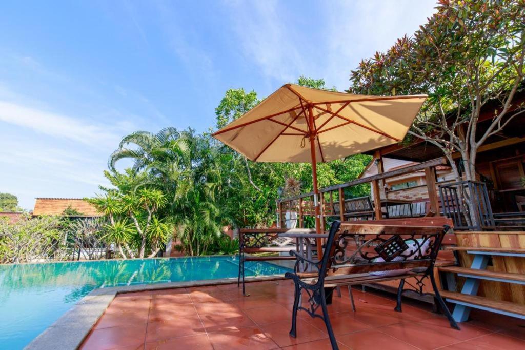 Dusit Talai Resort Mu Si Exterior photo